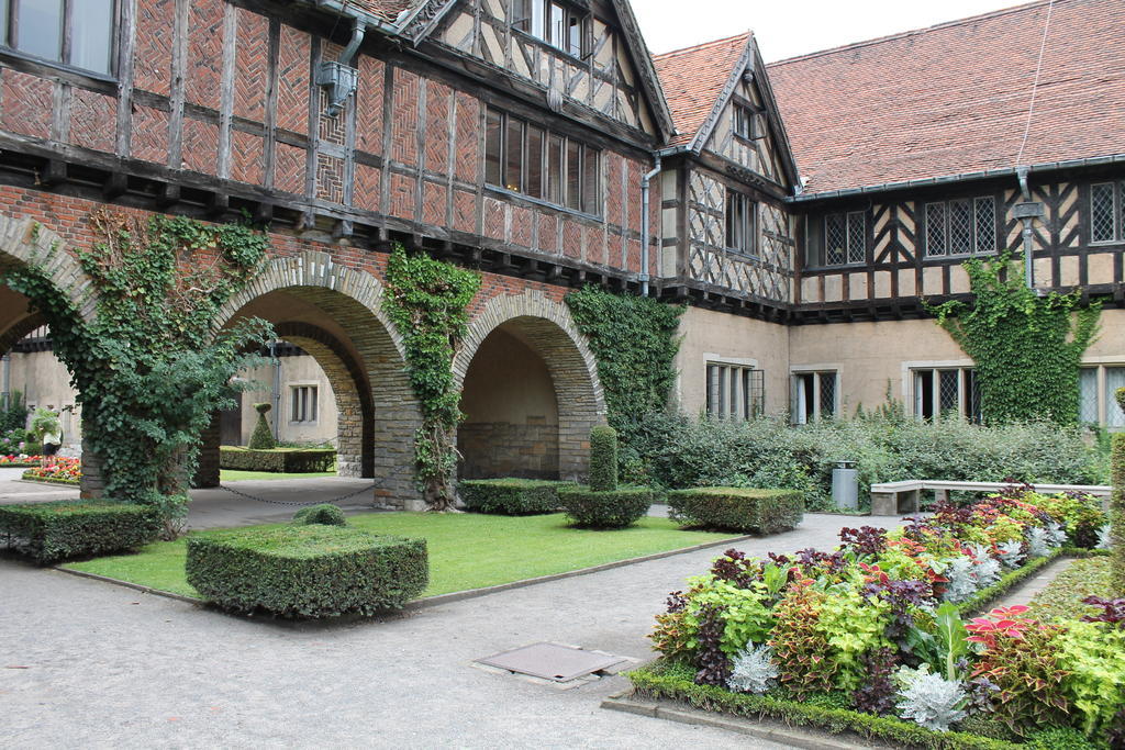 Relexa Schlosshotel Cecilienhof Потсдам Экстерьер фото