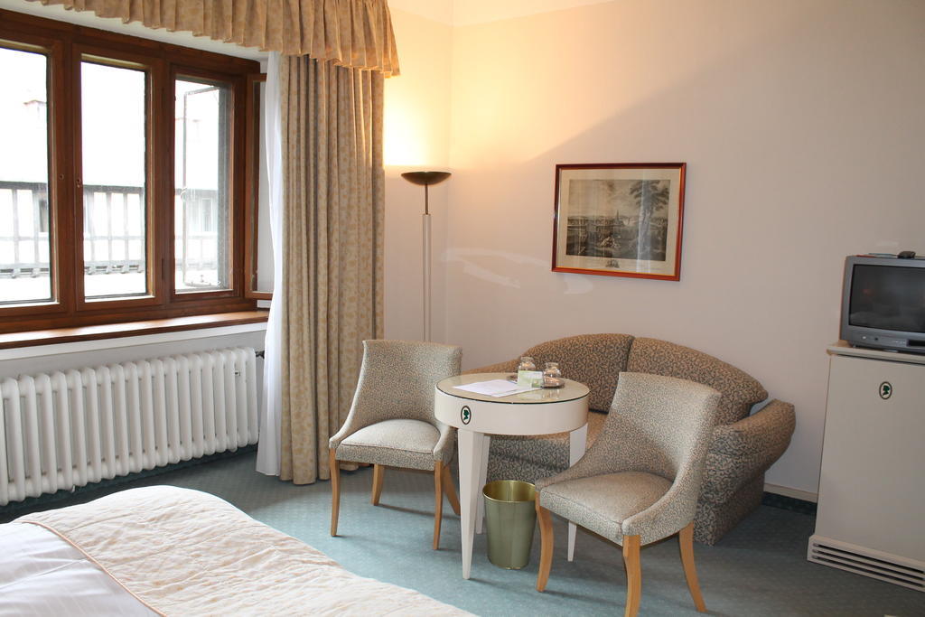 Relexa Schlosshotel Cecilienhof Потсдам Экстерьер фото